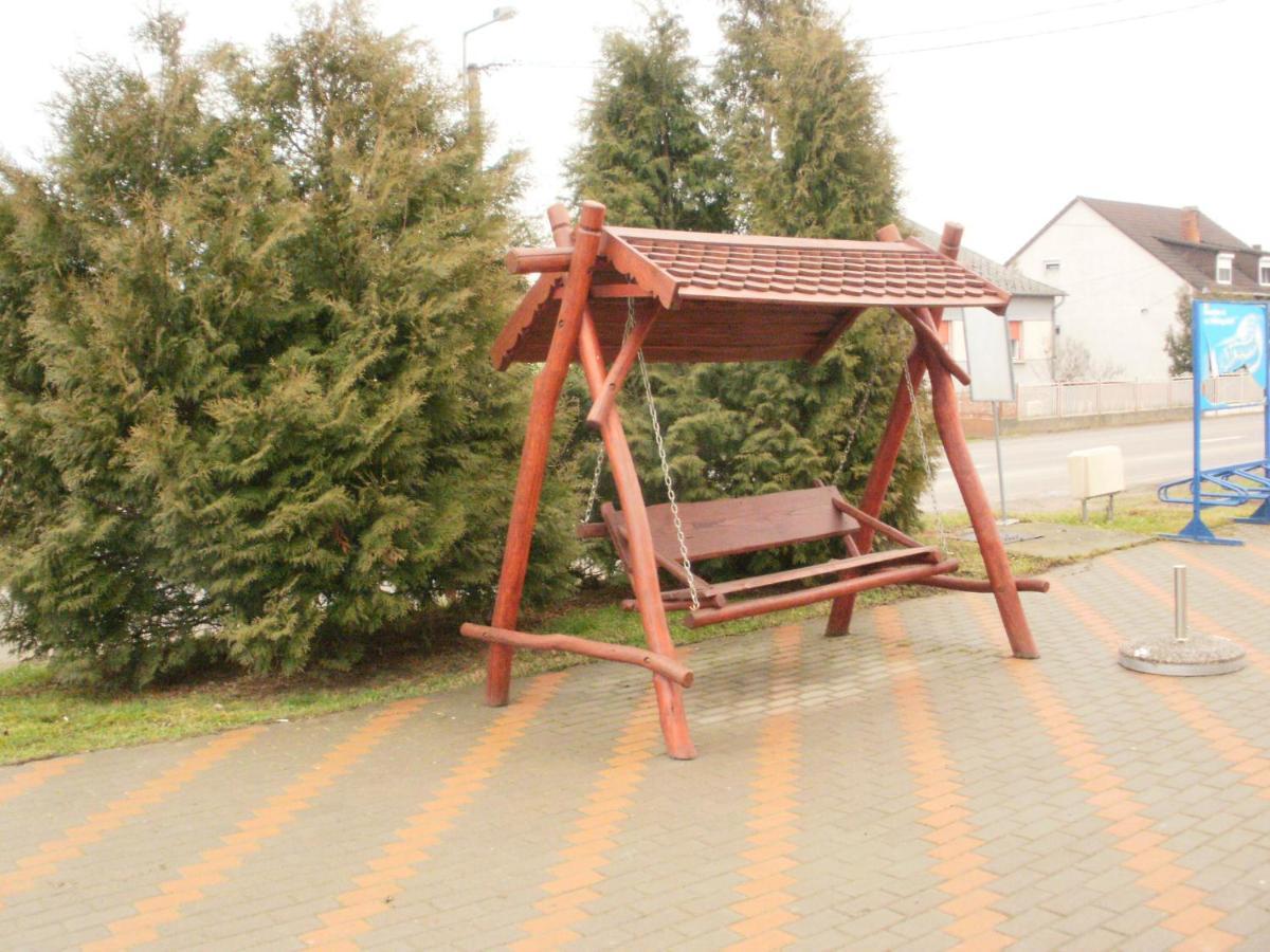 Hangulat Szallo Zalaszentbalazs Buitenkant foto